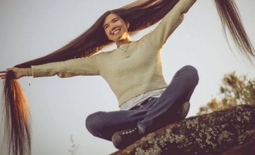Récord Guinness: Una joven cordobesa tiene el cabello más largo del mundo