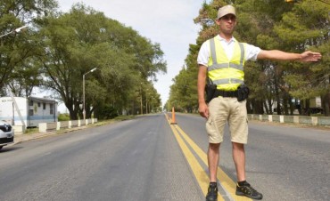 NUEVA INDUMENTARIA PARA LA POLICÍA EN TEMPORADA ESTIVAL