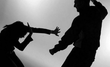 La golpeó, lo condenaron y ahora ella quiere volver con él