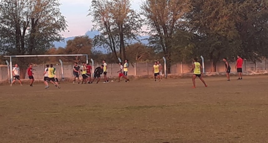  JAVIER OLGUIN ES EL DT DEL SPORTIVO LUAN TORO