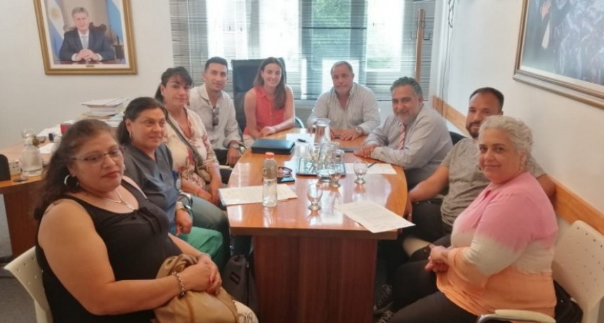 Gobierno y gremios acordaron prioridad para pase a planta de agentes encuadrados en la Ley 1420