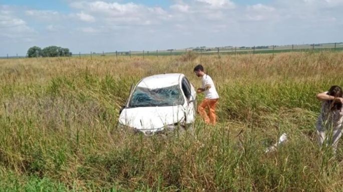 Accidente en la Ruta 10: La presidenta del bloque María Laura Trapaglia PRO MID sufrió un vuelco