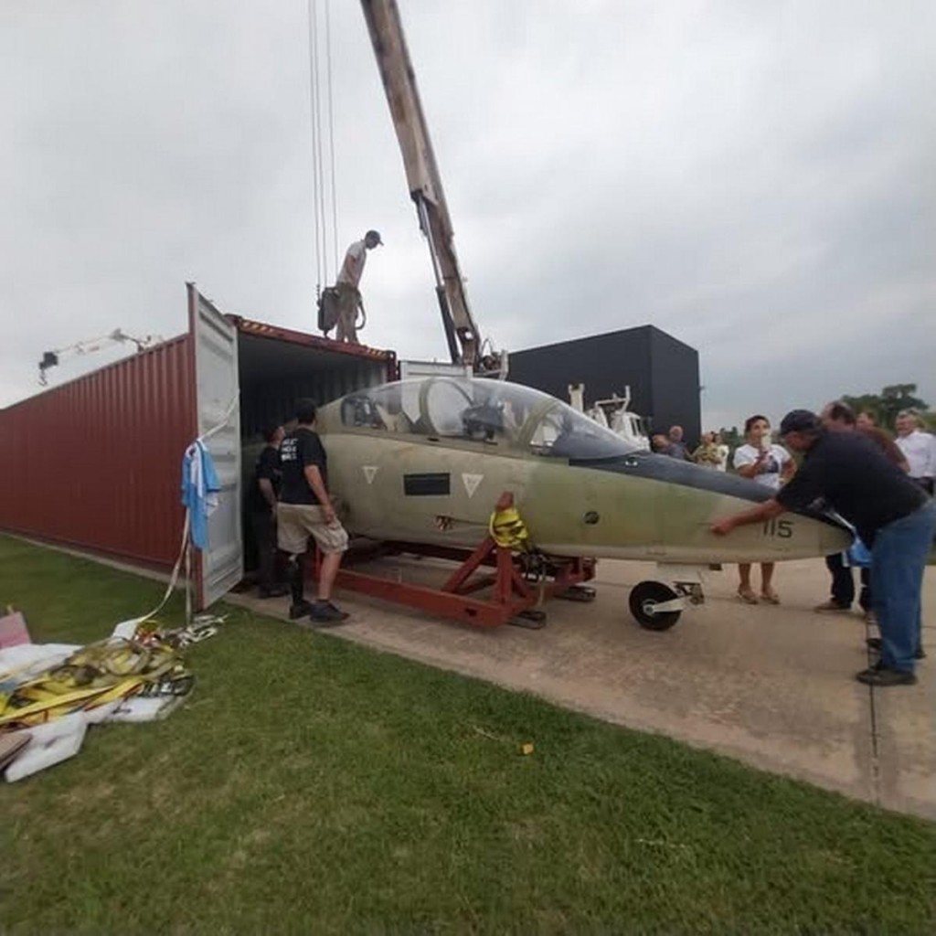 Recuperan un avión de destacada actuación en Malvinas