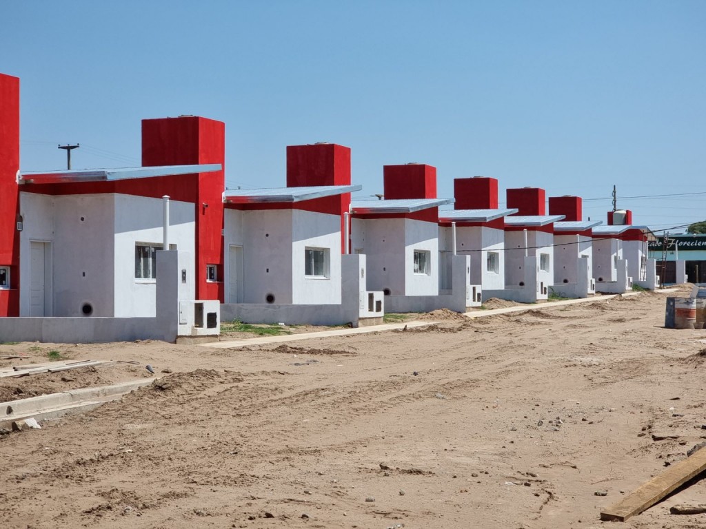 IPAV: por la crisis económica, cayó un 20% el pago de las cuotas y se desadjudican unas 8 viviendas por mes en La Pampa