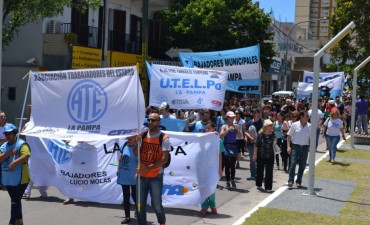 EN DOS AÑOS, ESTATALES PERDIERON EL PODER ADQUISITIVO EQUIVALENTE A DOS SUELDOS Y UN MEDIO AGUINALDO