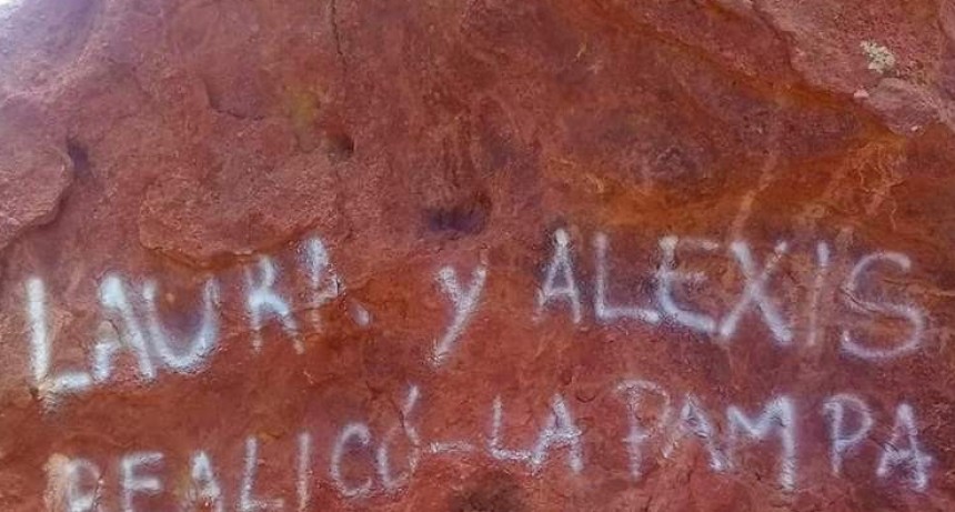 Dos pampeanos realizaron un grafiti en un cerro en Salta y causaron indignación