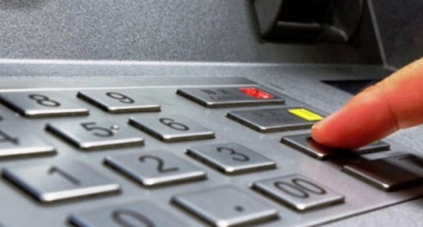 Acreditan sueldos a empleados estatales
