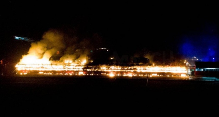 Las llamas arrasaron el Autódromo de Río Hondo: las fotos de lo poco que quedó en pie