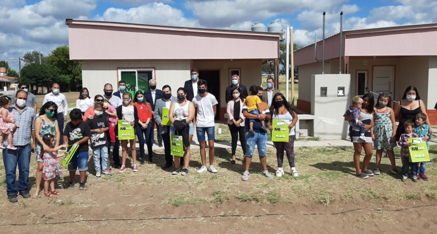 CARRO QUEMADO: SE ENTREGARON 6 VIVIENDAS DEL PLAN MI CASA, ESTE ES EL ROL DEL ESTADO, GARANTIZAR LA VIVIENDA DIGNA...CHIMI HUARTE