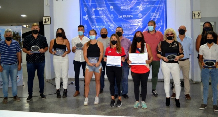 Distinguieron a deportistas por sus logros dentro y fuera de la Provincia 