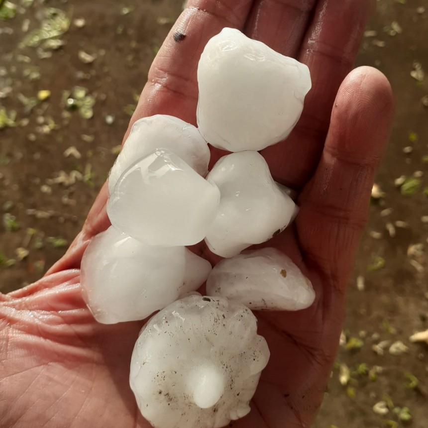 Salvaje pedrada y fuertes ventarrones en Santa Isabel