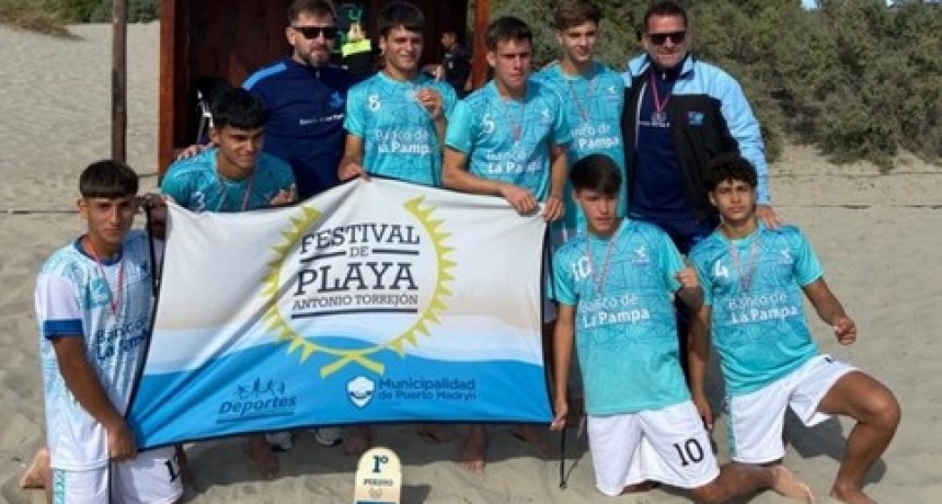 UN VICTORIQUENSE CAMPEÓN EN FUTBOL PLAYA