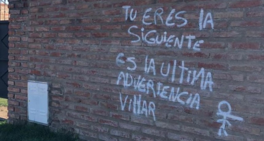 DENUNCIA DE DAÑOS POR PINTADAS EN VIVIENDAS...FUE UN MENOR