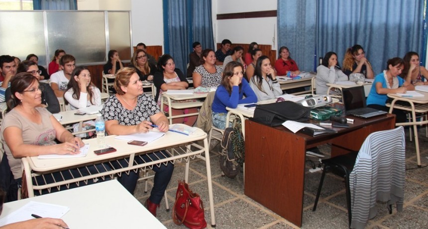 Empieza Enfermería y anuncio de nuevas carreras universitarias