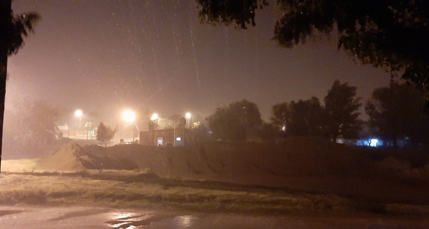 FUERTE VIENTO Y LLUVIA EN VICTORICA Y ZONA