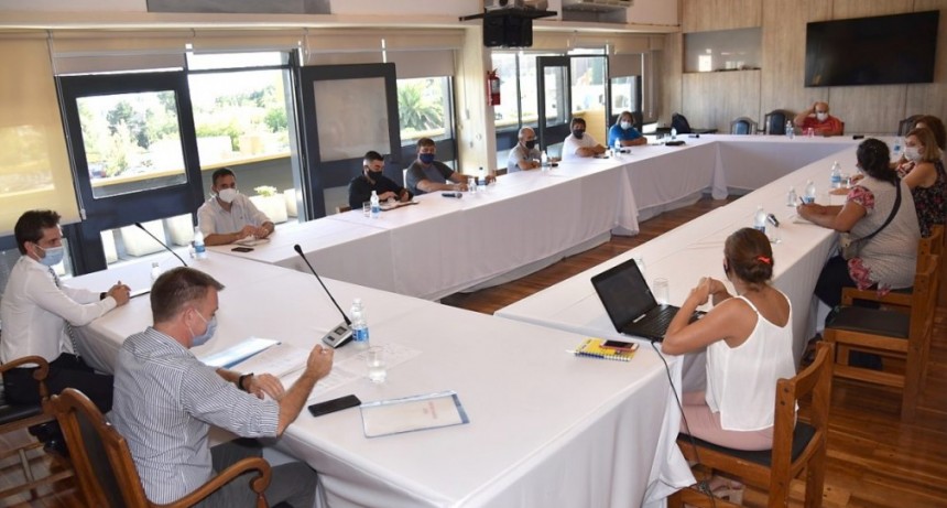 El Gobierno ofreció un aumento salarial del 18 % en marzo y cláusula gatillo