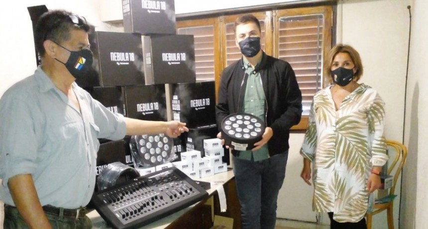 TELEN RECIBIÓ EQUIPOS DE ILUMINACIÓN DEL INSTITUTO NACIONAL DEL TEATRO