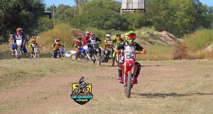 JORNADA DE ENTRENAMIENTOS DE MOTOCROSS EN VICTORICA CON MAS DE 40 MOTOS