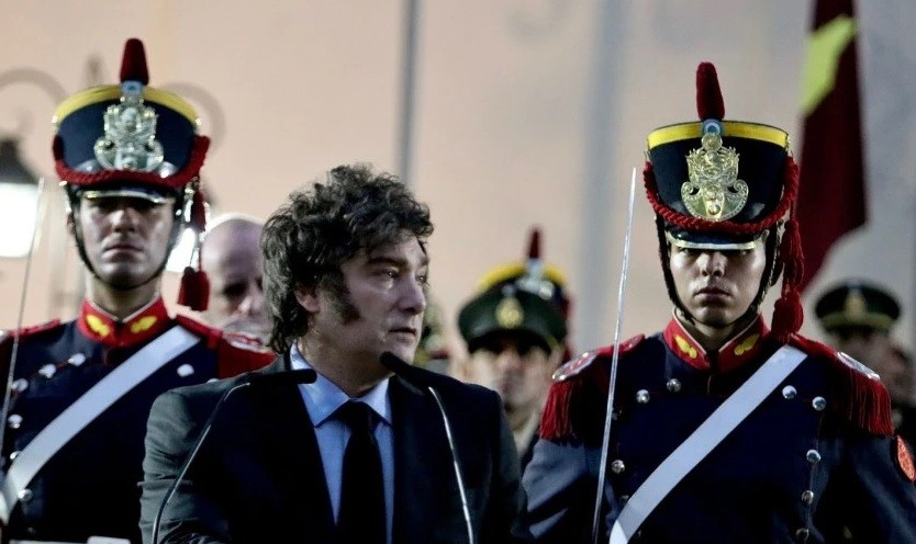 Milei analiza indultar a los militares genocidas el 24 de marzo