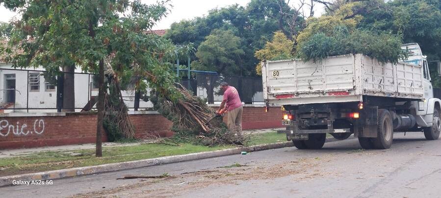 Una victoriquense se reencontr&oacute; con Nahuel Pennisi, ex alumno suyo, en la Fiesta de la Ganader&iacute;a