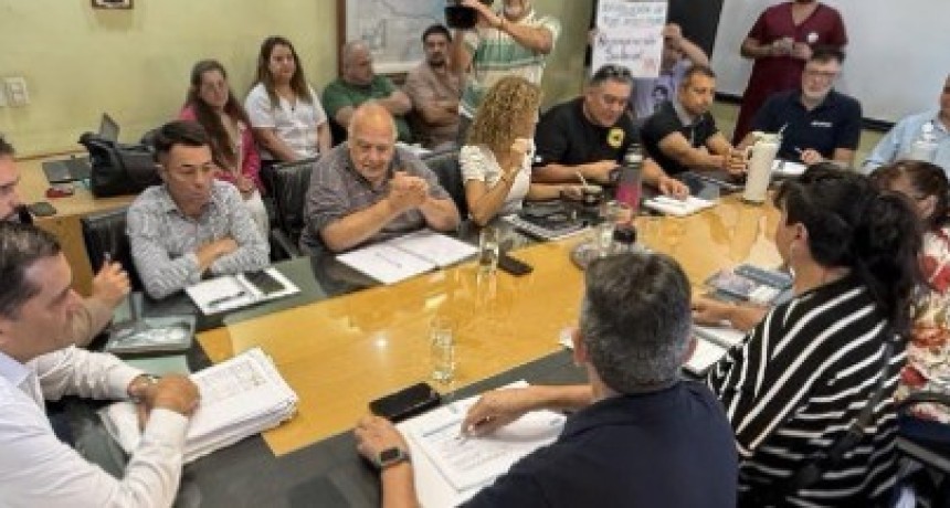 Paritarias: el Gobierno ampli&oacute; la oferta salarial y hubo acuerdo con la Intersindical