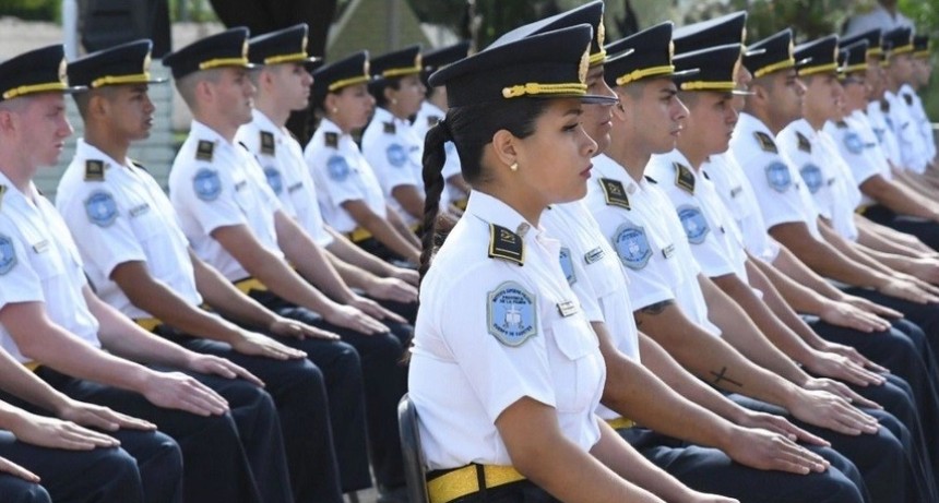 Inscriben para el pr&oacute;ximo ciclo de la Polic&iacute;a