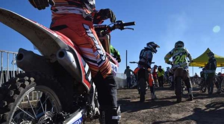 MOTOCROSS EN TELEN