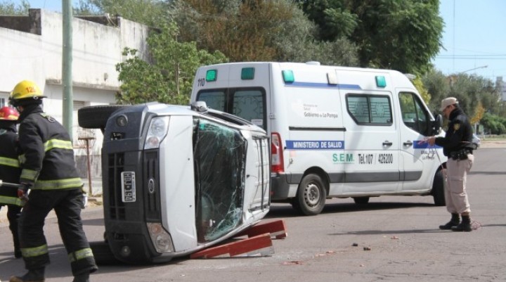 Tragedia en General Pico: Un muerto tras chocar dos vehículos en Barrio Este