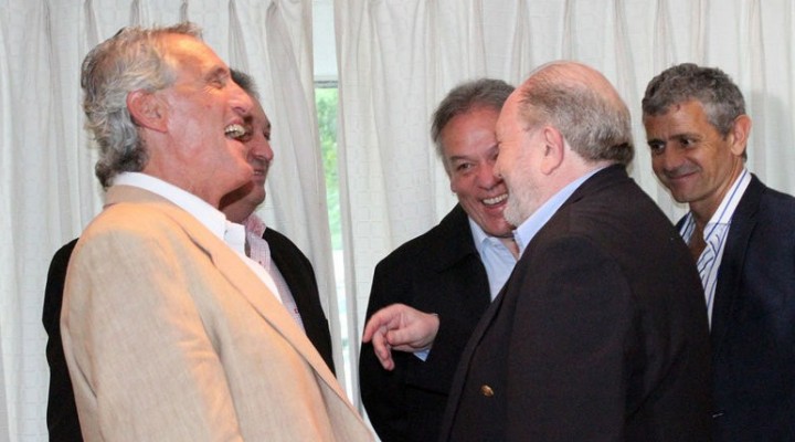 Condenado, Tierno sigue en el cargo