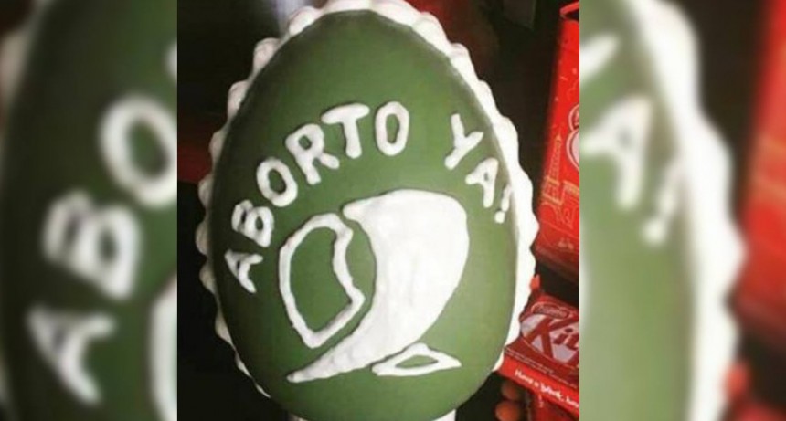 Maestras repartieron huevos de Pascua a favor del aborto