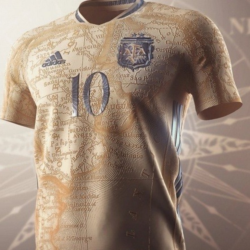 PARECE QUE LOS ASESORÓ MAURICIO.......Falklands en vez de Malvinas: el diseño de la camiseta de la Selección Argentina que generó repudio en redes 