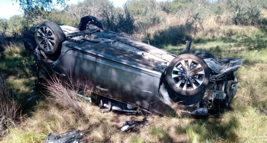VUELCO EN RUTA 10 CERCA DE LOVENTUE