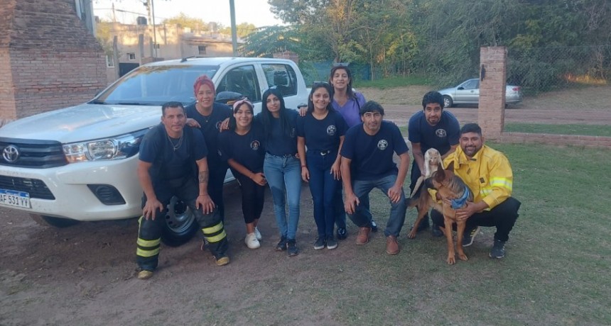 BOMBEROS DE VICTORICA RECIBEN UNA CAMIONETA 0  KM.