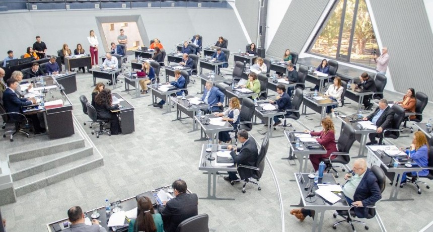 Diputados aprobó la recategorización para los empleados públicos