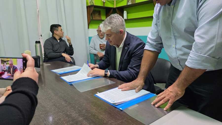 La Cevic firm&oacute; convenio con Empatel para comenzar a prestar servicio de Internet en Telen y Carro Quemado