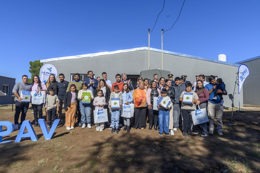 Ziliotto entreg&oacute; viviendas en Tel&eacute;n y reafirm&oacute; la pol&iacute;tica habitacional como prioridad