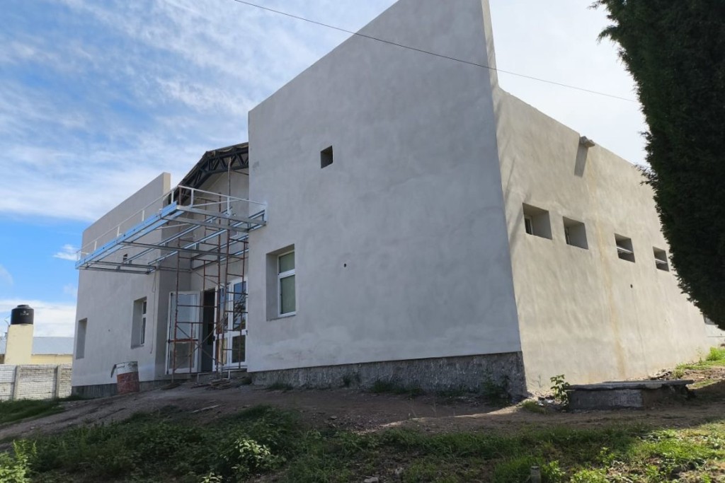 LA OBRA DEL HOSPITAL ESTA PARADA POR FALTA DE PAGO A LOS EMPLEADOS