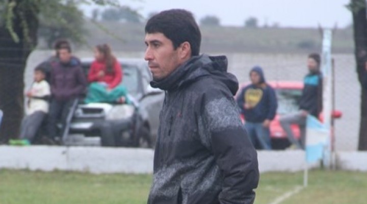 Jugamos con la pelota por el piso en el segundo tiempo y pudimos hacer la diferencia…Javier Olguín