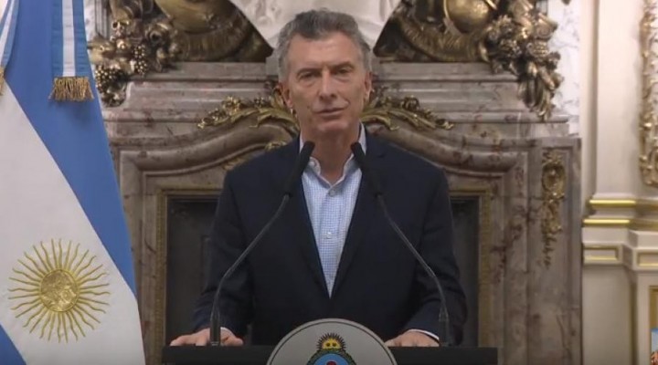 Somos uno de los países del mundo que más depende del financiamiento externo”, argumentó Macri.