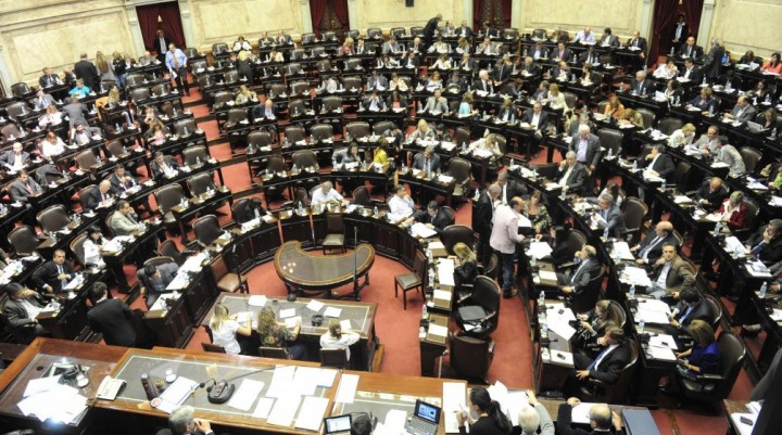 Macri logró sancionar la ley de mercado de capitales con apoyo de los gobernadores