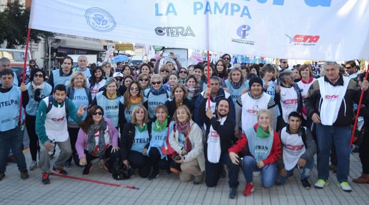 Alta acatamiento en el paro docente