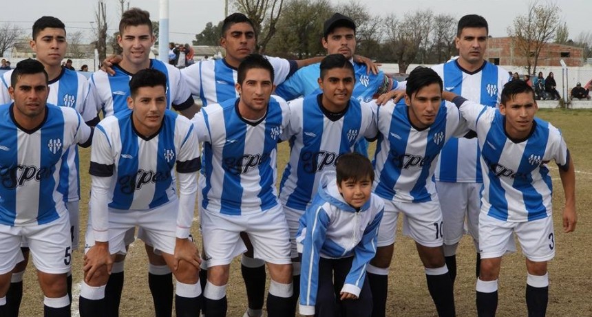 Luan Toro goleó a Independiente de Rivera y sigue arriba