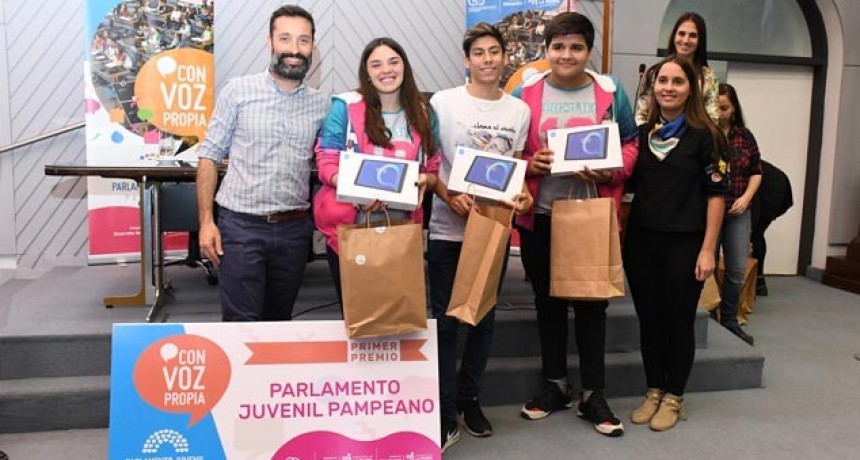 Más de 350 estudiantes Participaron del Parlamento Juvenil: Proyecto de Victorica fue el Ganador