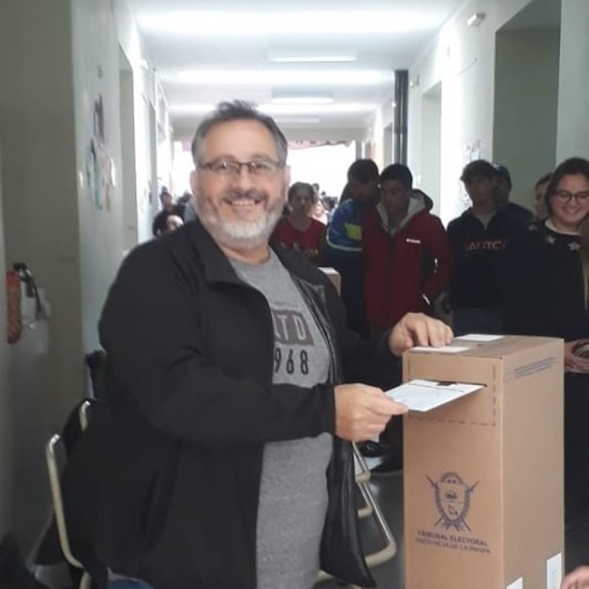 GANO HUGO KENNY POR 1 VOTO