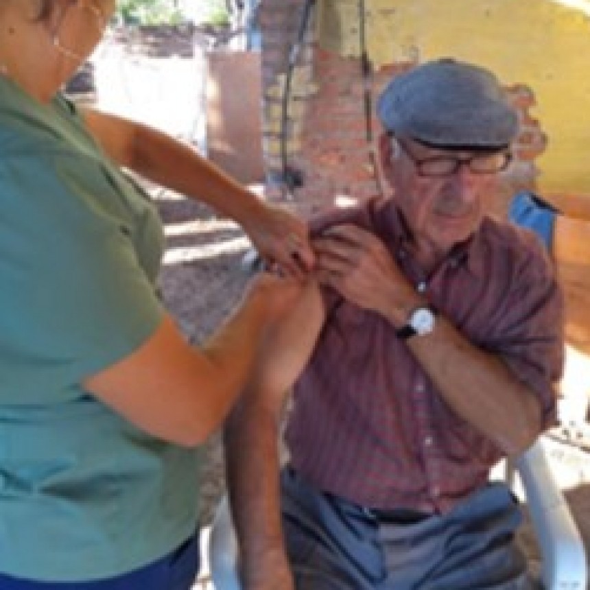 MAS DE 1000 PERSONAS MAYORES DE 65 AÑOS VACUNADOS CONTRA LA GRIPE EN VICTORICA