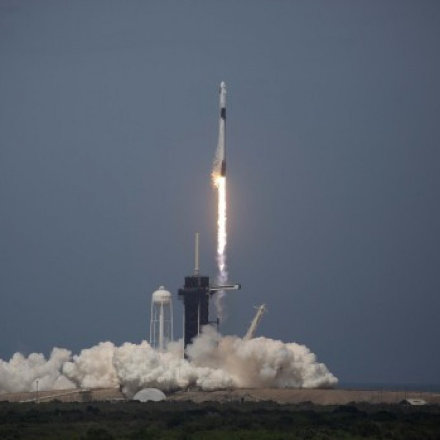 Histórico despegue de la primera misión de la NASA y la empresa privada Space X