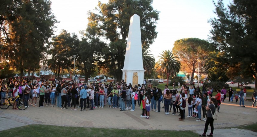 VICTORICA: Marcha contra el abogado que abusó de su nieta y la jueza que lo dejó libre por tener «buen concepto social»