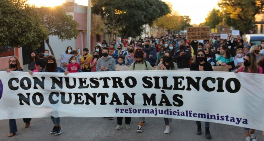 CON NUESTRO SILENCIO NO CUENTAN MÁS