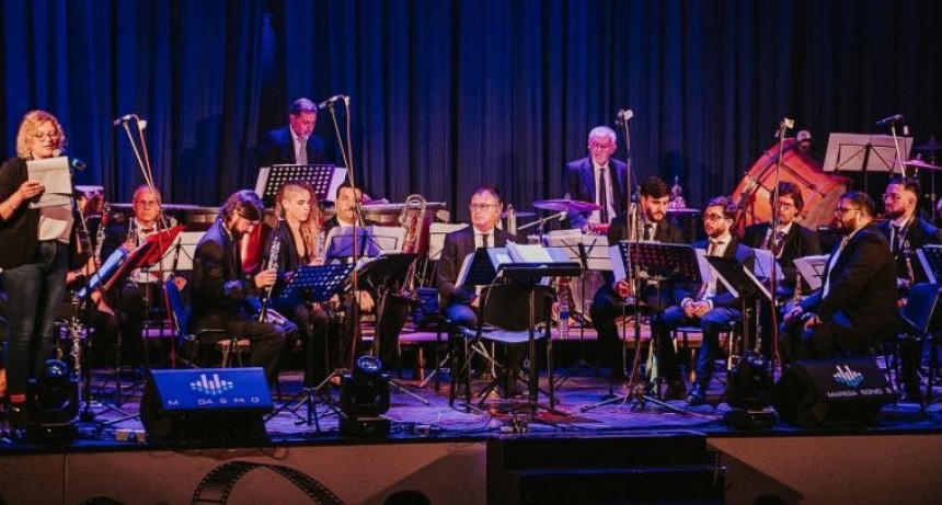 La Banda Sinfónica en la apertura de la Feria Provincial del Libro en Telen