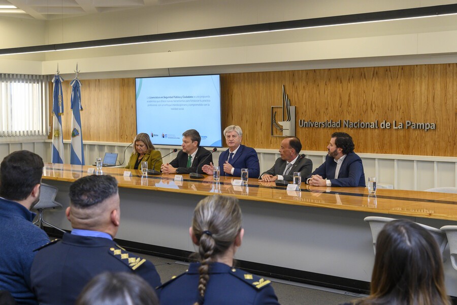 Ziliotto promueve la profesionalización policial con una nueva carrera universitaria